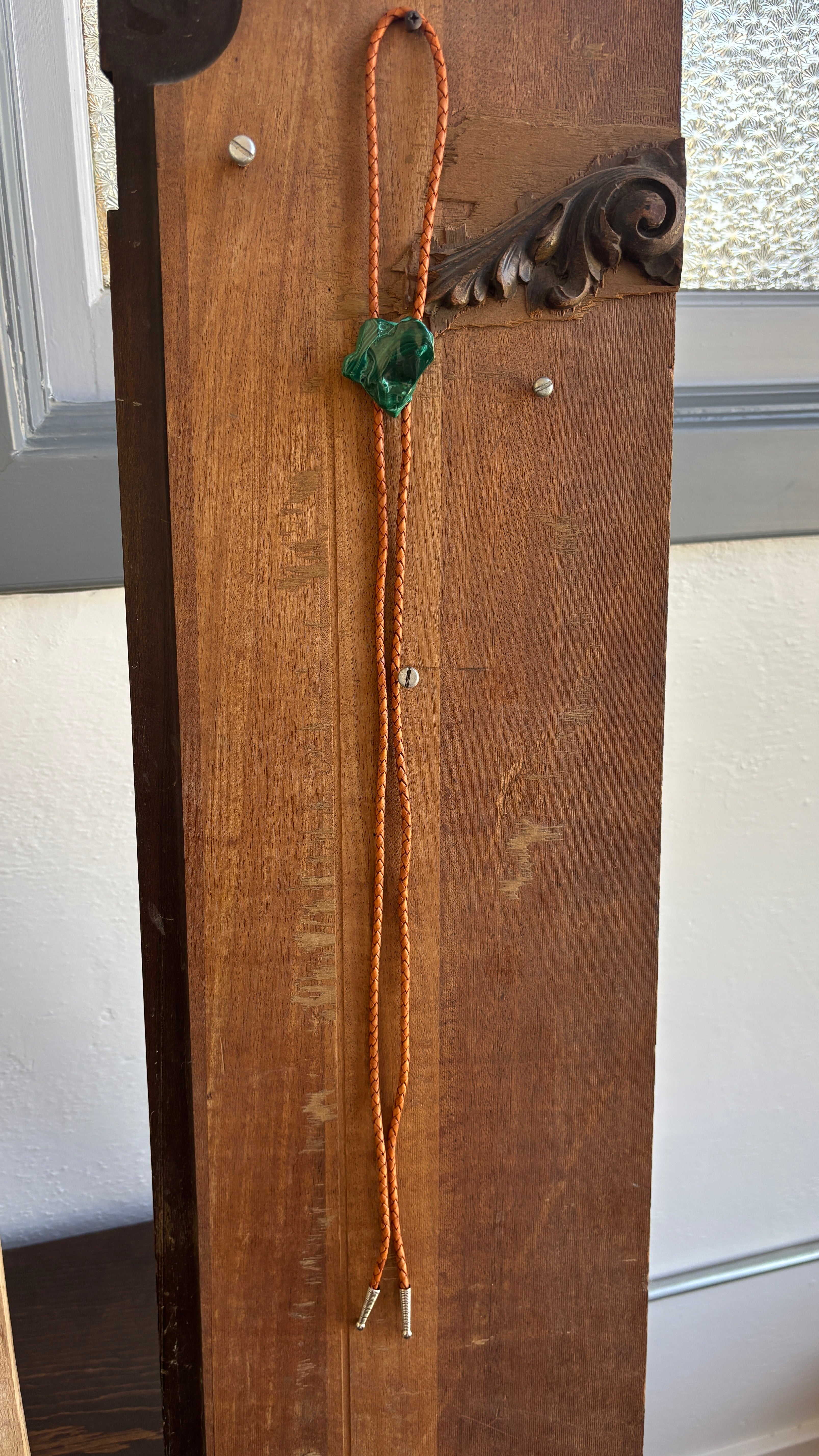 Delicate malicite bolo